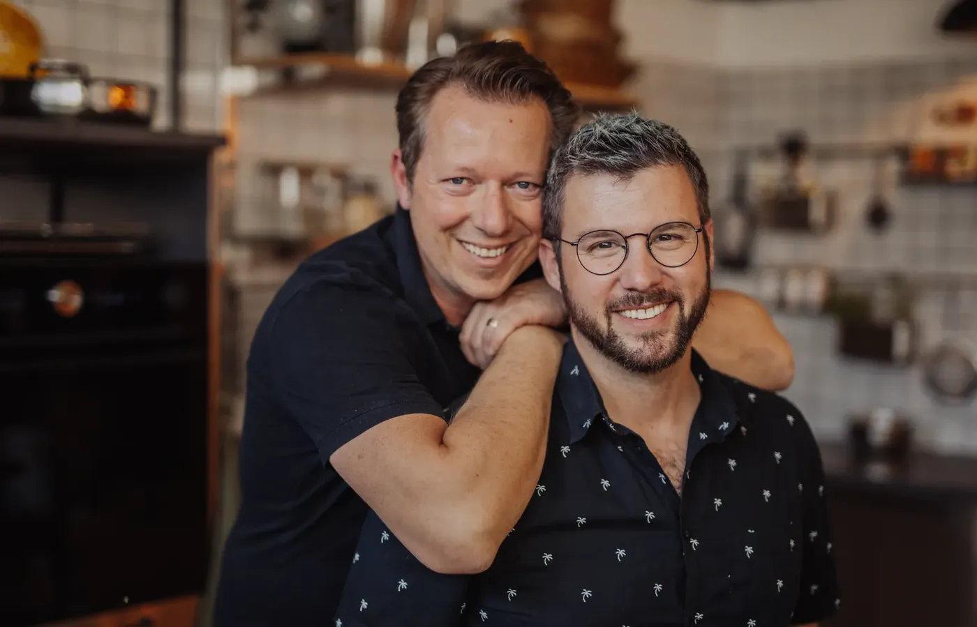 Sascha und Torsten in ihrer Küche