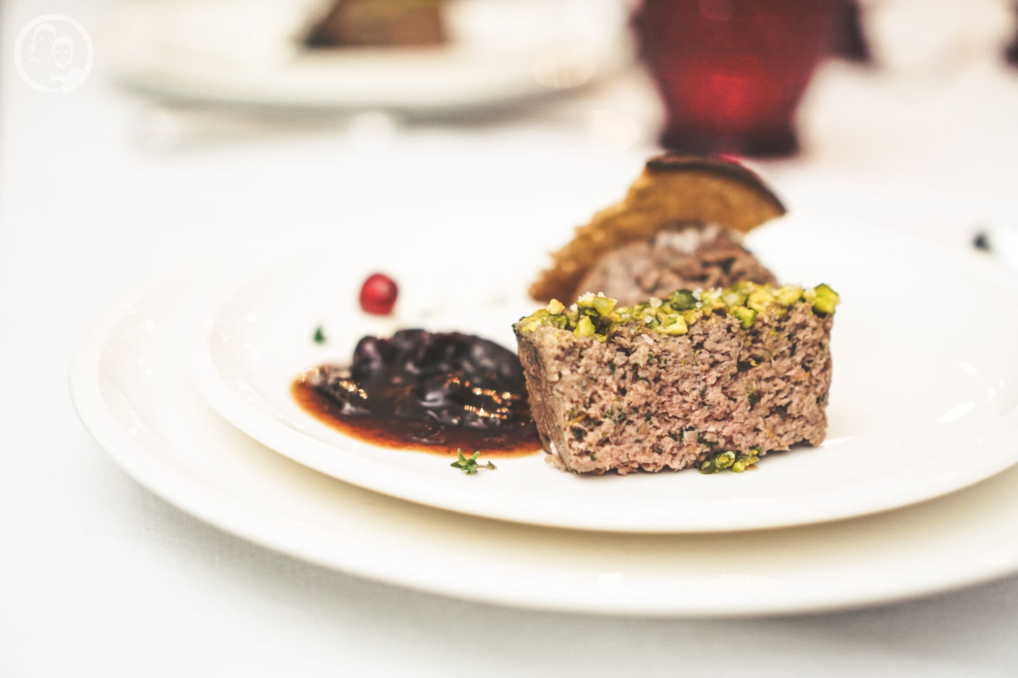 Rehterrine mit Pflaumenchutney mW 9 scaled | Rezept für eine saftige Rehterrine mit Pfaumenchutney