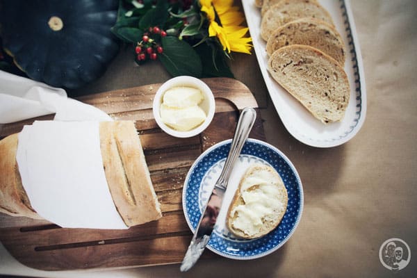 image 3 9 9 9 | Mit unserem heutigen Rezept läuten wir leider schon das nahende Ende unseres Herbstdinners ein, das wir zusammen mit Theres und Benni von Gernekochen zubereitet haben, denn am Sonntag sind die beiden schon mit ihrem sensationell leckeren Dessert dran. Das dürft ihr euch auf keinen Fall entgehen lassen. Verraten wird natürlich noch nichts ;-).