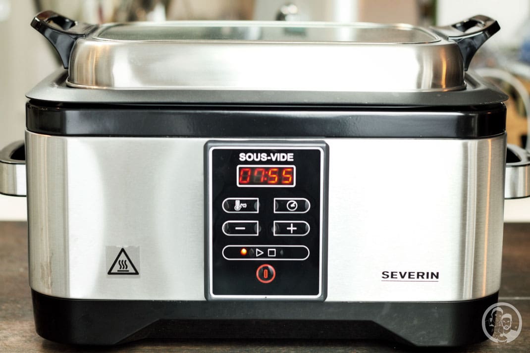 sous vide dampfgarer sv 2447 severin produkttest | Wir durften wieder einmal ein Produkt testen ..! Dieses Mal hat uns Severin gefragt, ob wir vielleicht Lust hätten, ihren Sous-Vide Dampfgarer auszuprobieren. Und tatsächlich hatten wir uns schon einige Male mit Sous-Vide beschäftigt und konnten uns bisher nicht entscheiden, da es ja doch so einige Geräte auf dem Markt gibt, die viel versprechend sind.