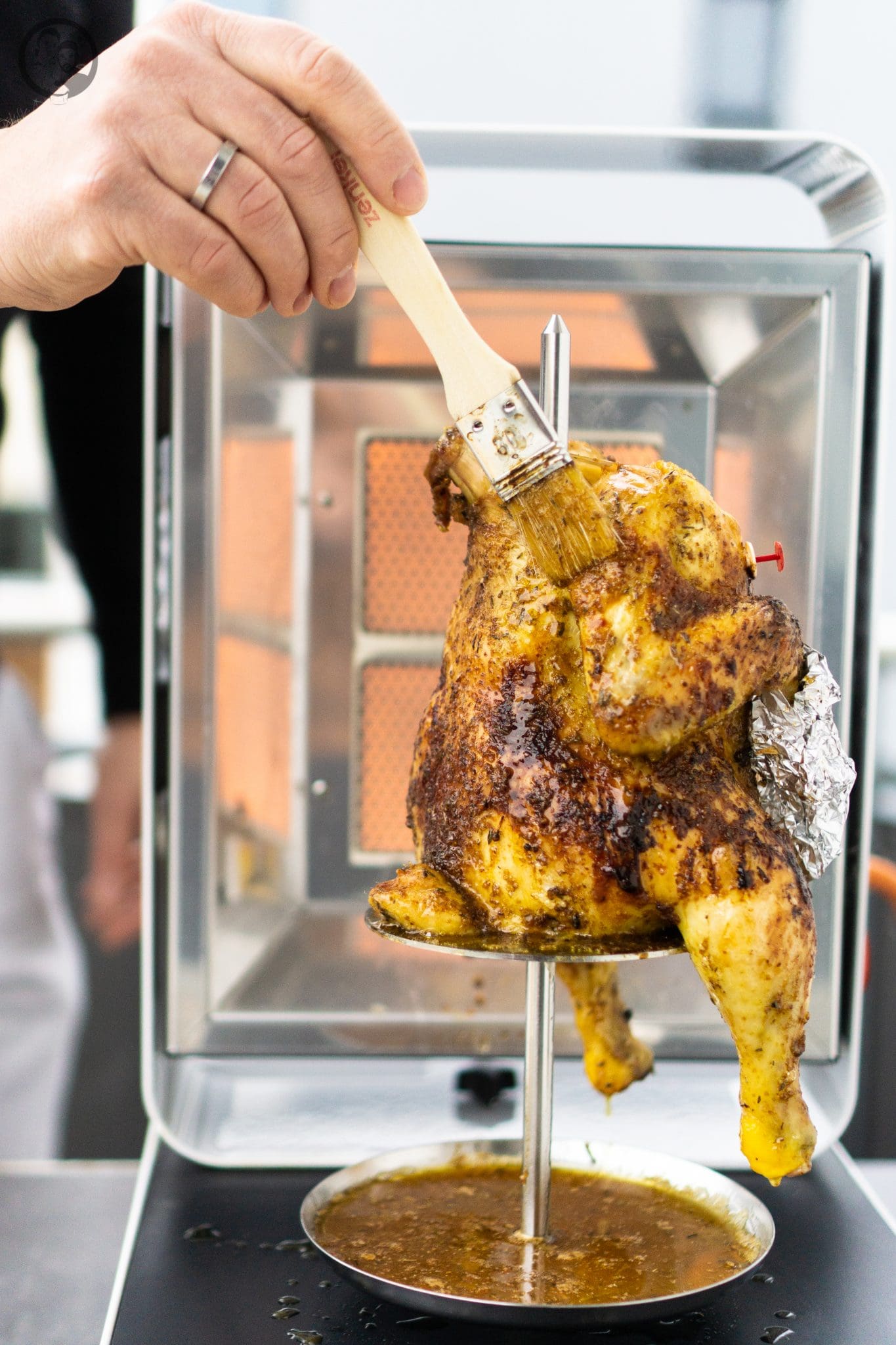 Grillh%C3%A4hnchen Spiker Hpv 6 | Unseren heutigen Post verdanken wir wieder einmal der lieben Oma Lore. Naja ... ehrlich gesagt, geht es dabei gar nicht um das Rezept an sich, denn wir haben da unsere ganz eigene Version entwickelt. Aber wir haben gehofft, dass wir mit der Zubereitungsart vom Grillhähnchen, so einigermaßen an das heran kommen, wie sie es immer gemacht hat.