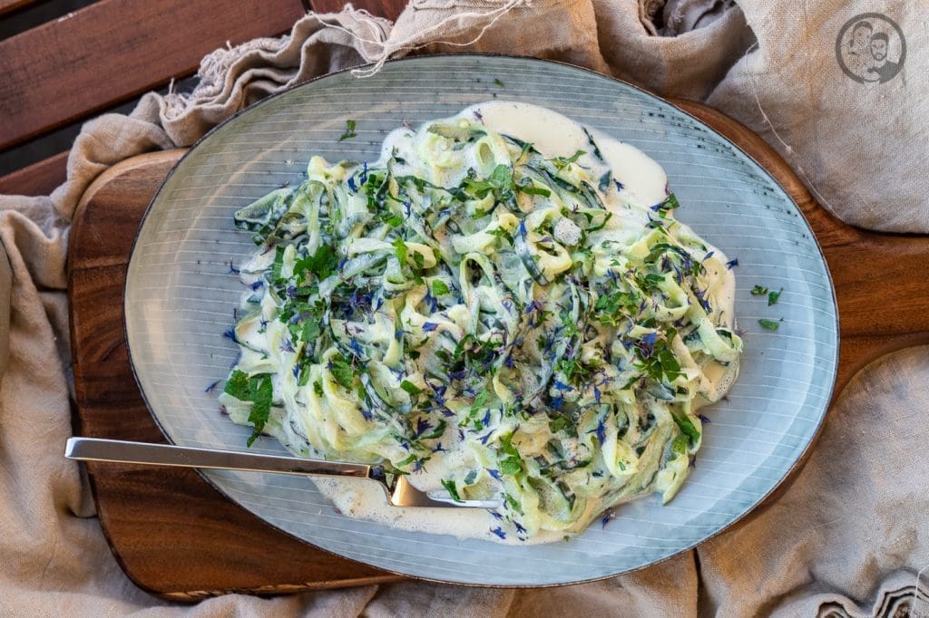Gurkensalat flatlay