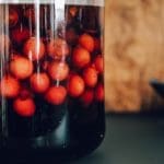 Likör in großem Gefäß