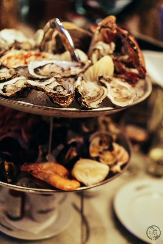 Crab Burger 33 Austern auf Seafood Platte