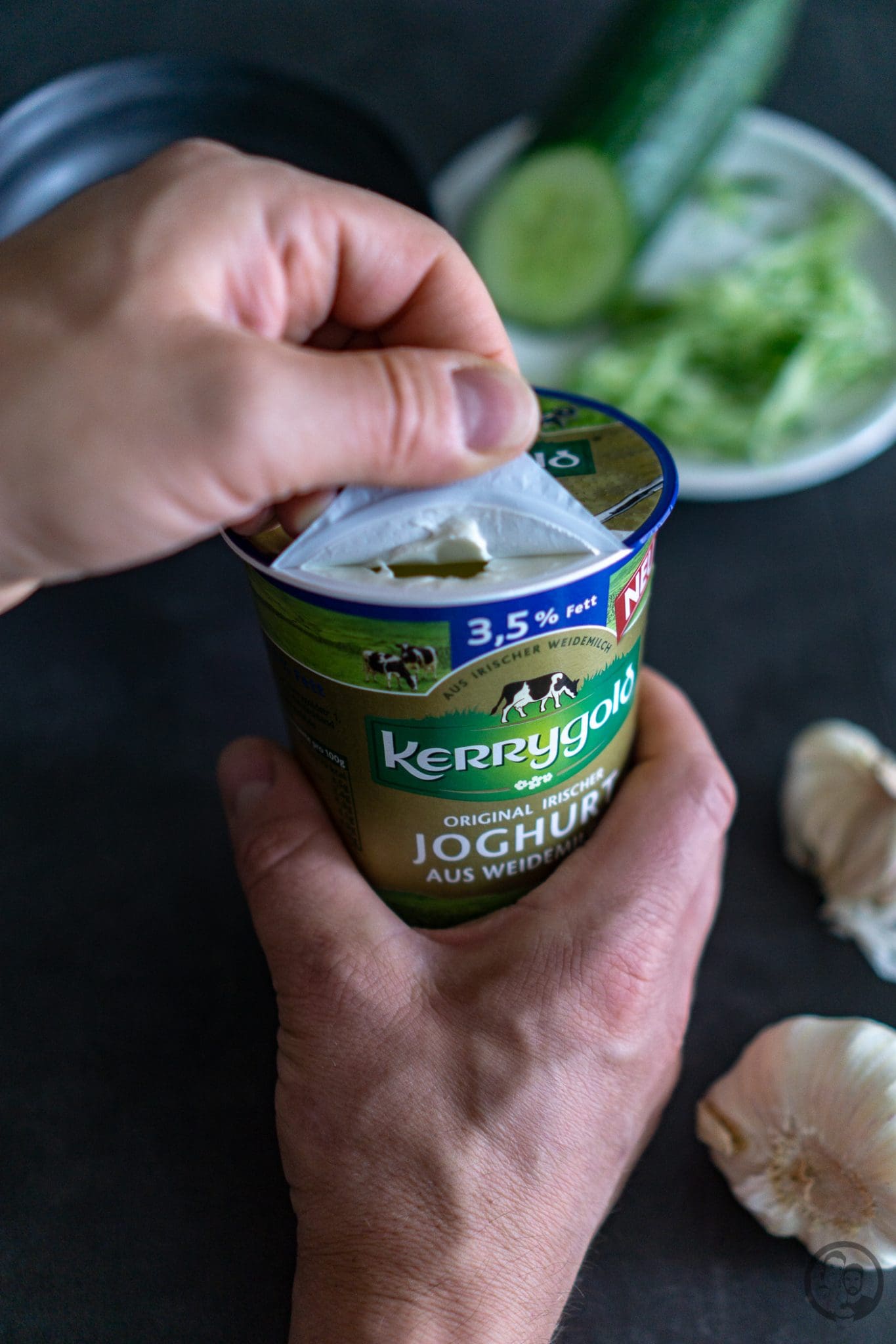 Tzatziki aus Weidemilch Joghurt 2 Weidemilch Joghurt von Kerrygold