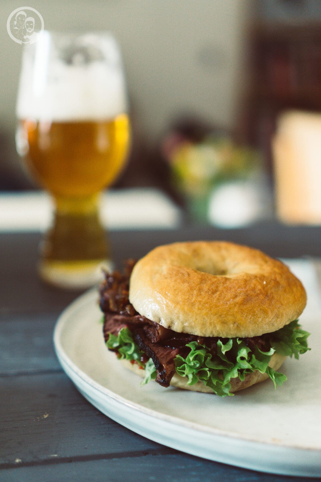 Bagel mit mit Tri Tip & karamellisierten Zwiebeln