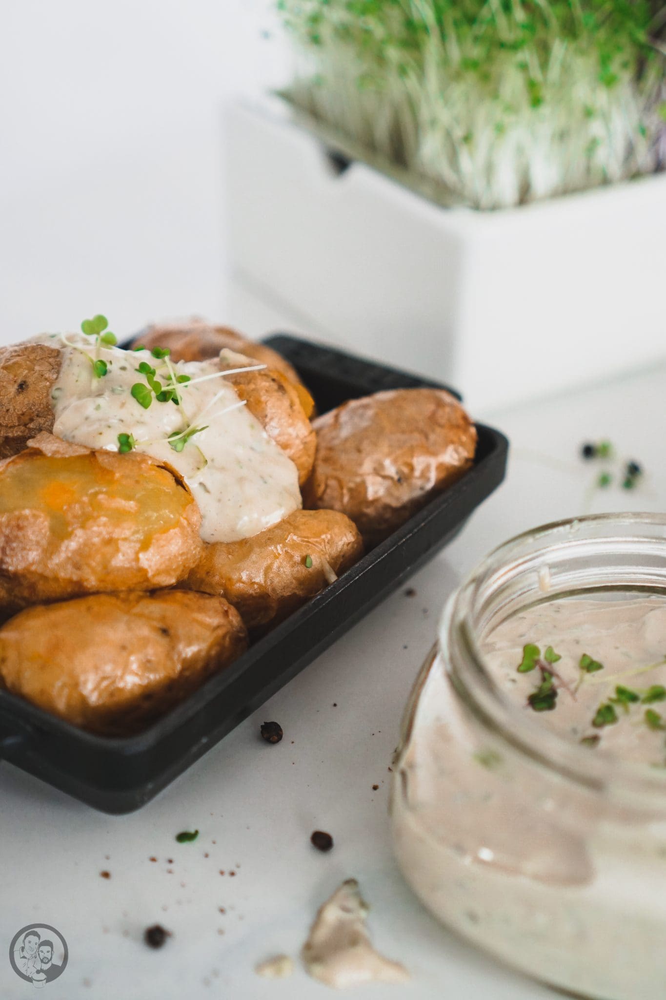 Kartoffeln mit weißer BBQ-Sauce