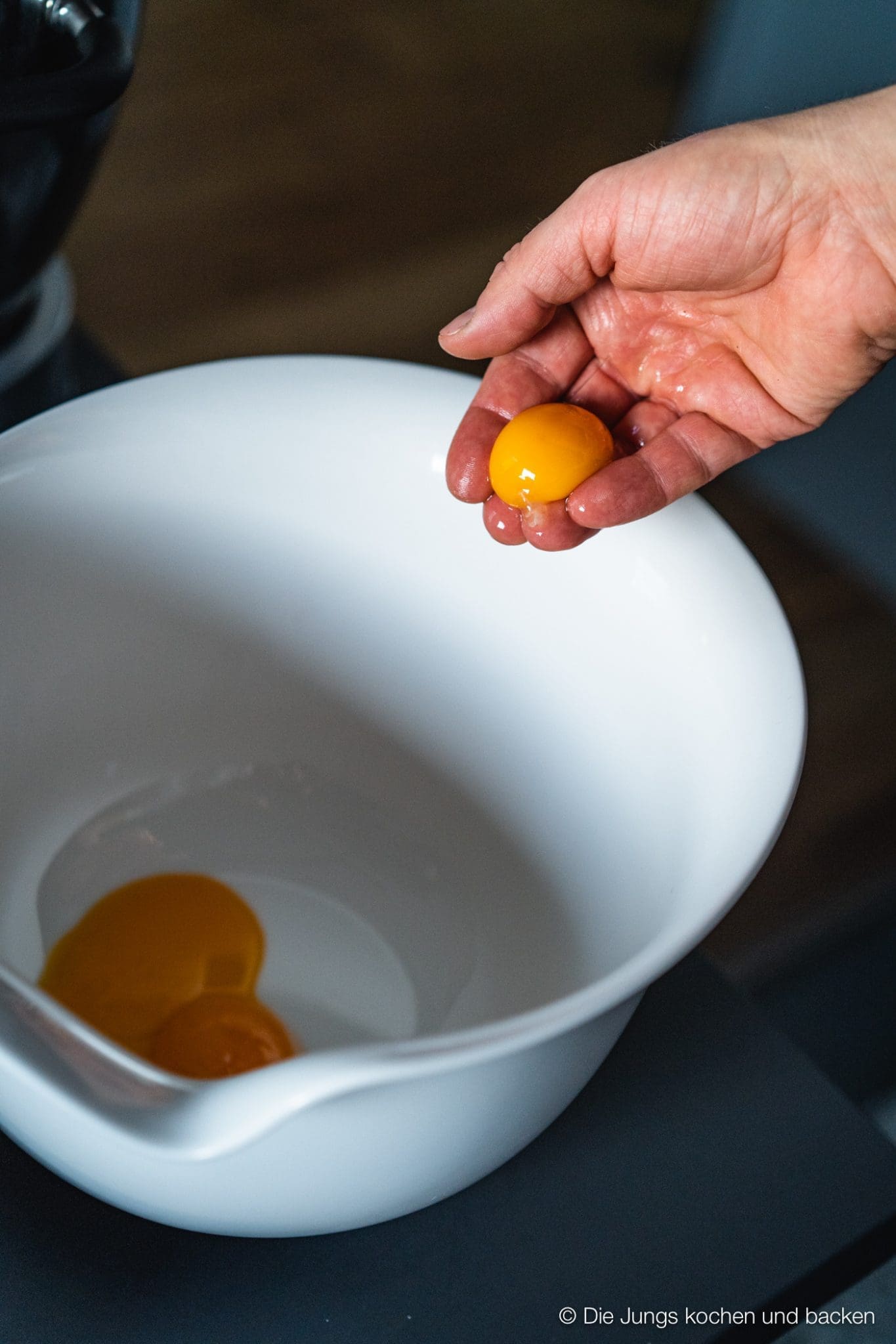 Lust auf echte italienische Spaghetti Carbonara? Unser Originalrezept ohne Sahne wird euch umhauen! Super cremig, einfach und schnell gemacht.