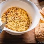 Lust auf echte italienische Spaghetti Carbonara? Unser Originalrezept ohne Sahne wird euch umhauen! Super cremig, einfach und schnell gemacht.