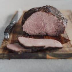 Saftiger Rinderbraten angeschnitten aus dem Kombi-Dampfgarer