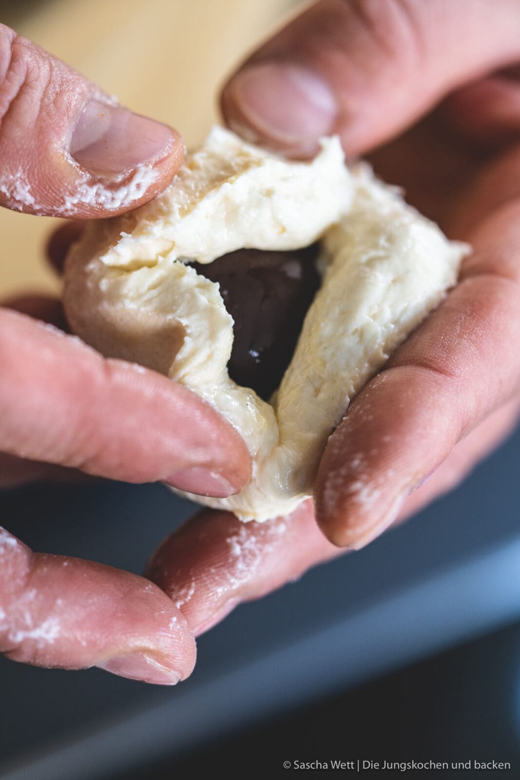 Mozartknoedel miele dampfgarer 3 | Heute haben wir für euch ein Mozartknödel Rezept aus Österreich mitgebracht, das wir unbedingt selber einmal umsetzen wollte. Wir haben es dort als Dessert gegessen. Aber wer auch bei einem süßen Hauptgang nicht nein sagen kann, der kommt bei unseren Mozartknödeln voll auf seine Kosten.