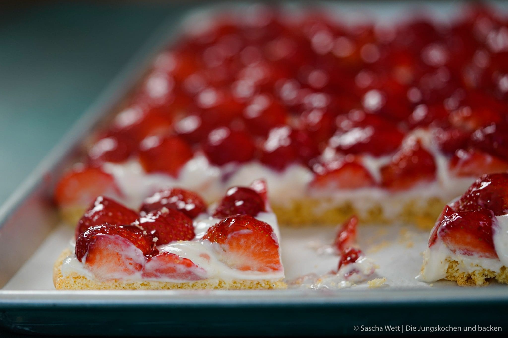 Erdbeerkuchen vom Blech mit Ricotta-Frischkäsecreme