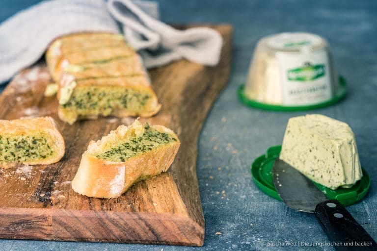 Kräuterbutter-Baguette