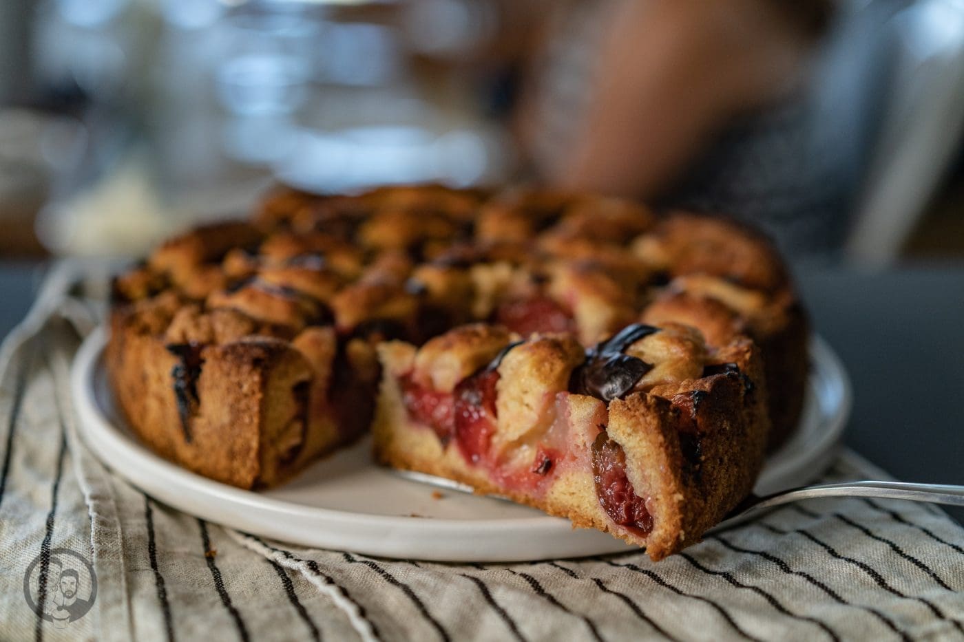 Schneller Pflaumenkuchen ohne Hefe mit Zwetschgen aus der Springform