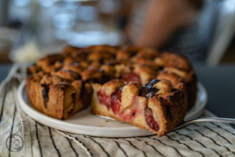 Schneller Pflaumenkuchen ohne Hefe mit Zwetschgen aus der Springform
