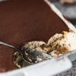 Rezept für den Dessertklassiker mit einer ganz neuen Komponente. Bierlikör und ein kräfitges Choclate Stout Bier machen dieses Tiramisu zu etwas ganz Besonderem! #tiramisu #dessert #süßspeise #bier