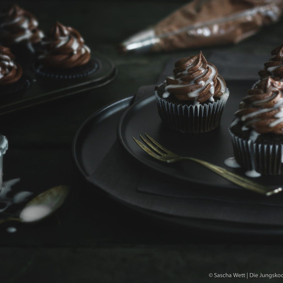 Rezept: Schwarzwälder Kirsch Cupcakes - Die Jungs Kochen Und Backen ...