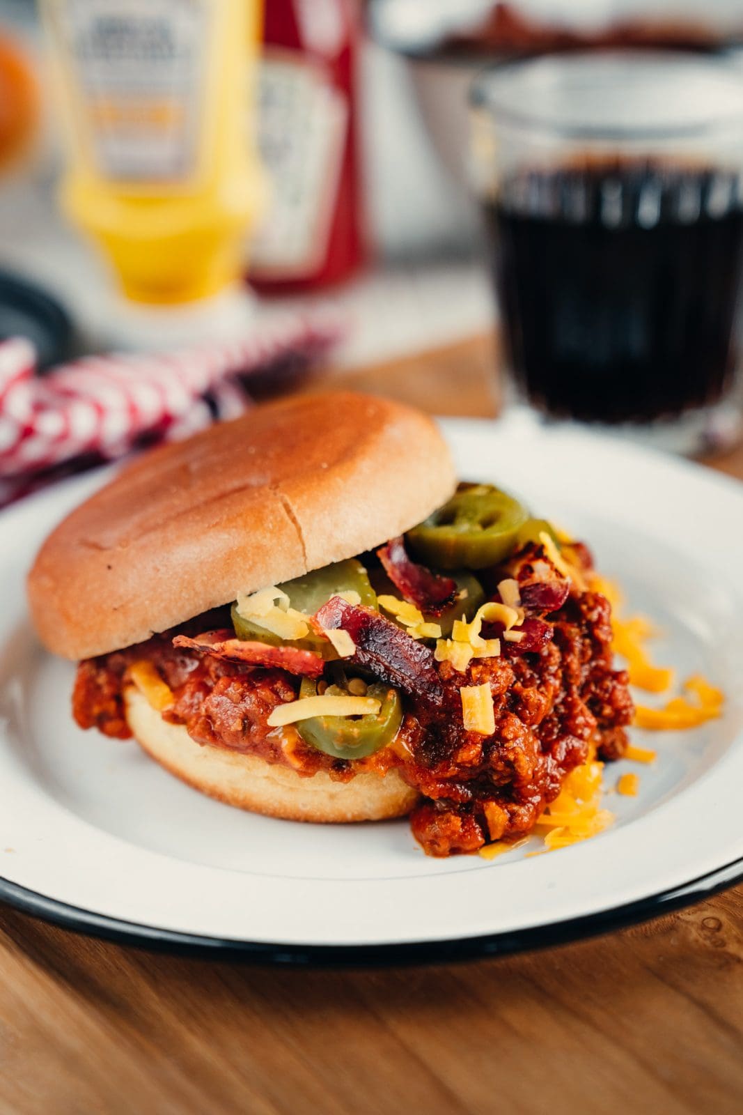 Rezept für Sloppy Joe. Ein amerikanischer Snack, den wir speziell zum Super Bowl zubereitet haben. Schnell und easy gemacht. Perfekter Snack.