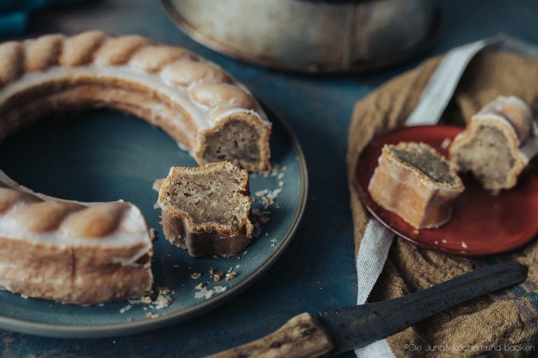 Saftiger Bananenkuchen mit Zitrone