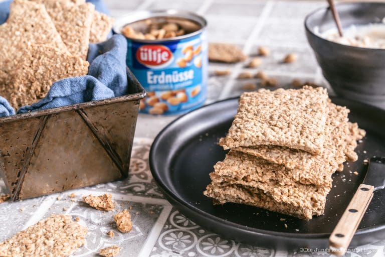 ültje Knäckebrot Erdnuss 6 | Frisch gebackenes Brot, das noch warm aus dem Ofen kommt – dagegen kommt kein Supermarktbrot an. Mit etwas Übung ist es leichter, als du denkst.