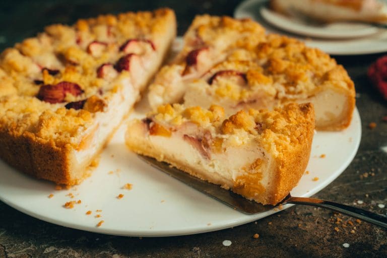 Pfirsich-Käsekuchen mit Streuseln