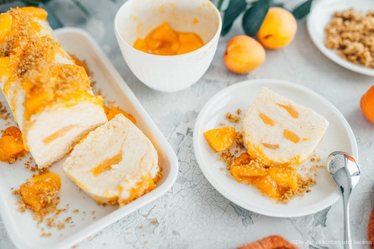 Erdapfel-Marillenknödel-Parfait – Unser Kartoffeleis