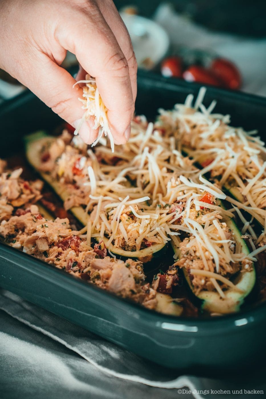Rezept für gefüllte Zucchini mit Thunfisch. Ein wunderbares Gericht für die schnelle Feierabendküche | inklusive dem Thunfisch-Bericht 20190 des MSC!