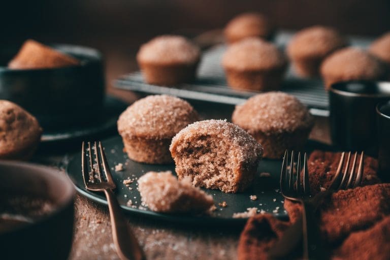 Zimt-Zucker-Muffins. Fluffig, schnell und mit knuspriger Zimtzucker-Kruste