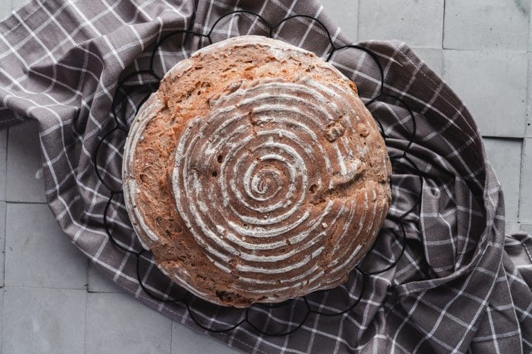 Walnuss-Roggenmischbrot – zum Tag des deutschen Brotes