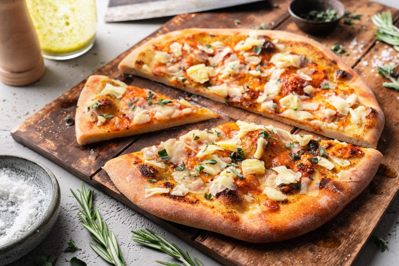 Cheddar-Pizzabrot Mit Knoblauch