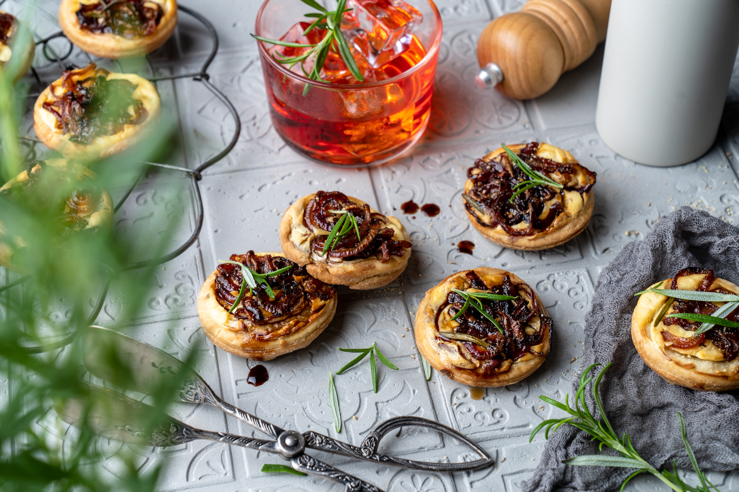 Mini Zwiebel Tartelettes – Unser 2. Stuzzicchini Rezept