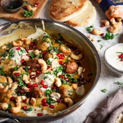 Rezept für orientalische Hackbällchen mit Cashews. Unser Wohlfühlgericht für die schnelle Mittagspause, aber auch als leckeres Dinner.