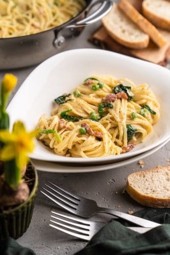 Rezept für Frühlingspasta mit Bärlauch und Limburger. Kölscher Bärlauch trifft auf Allgäuer Limburger Original. In 20 Minuten Fix auf dem Tisch.