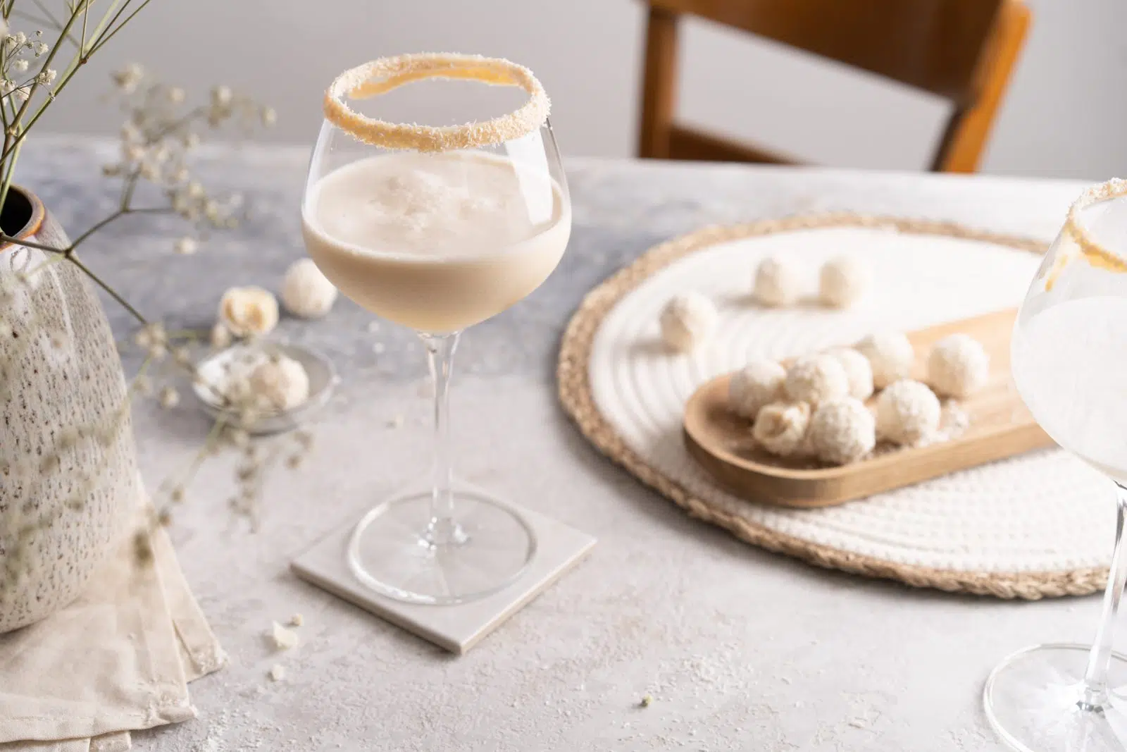 Mandel Colada | Dein alkoholfreier Cocktail für den Sommer! 2 Cremige, alkoholfreie Mandel Colada in einem hohen Glas