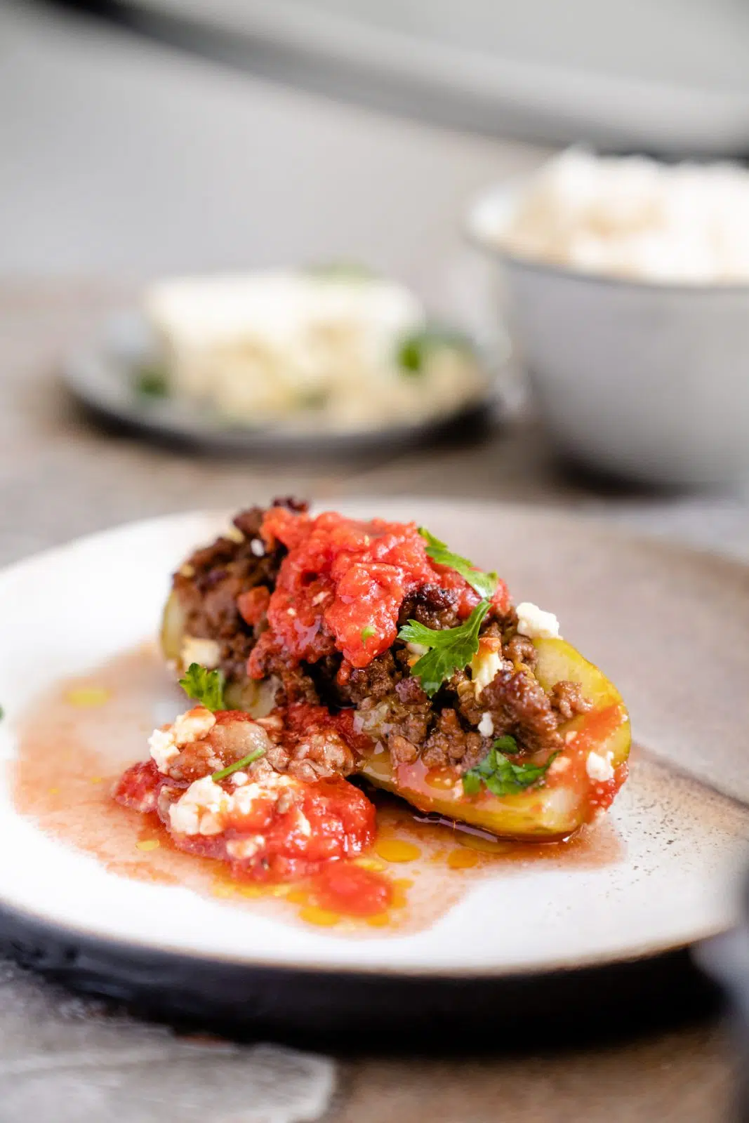 Saftige Gefüllte Gurken mit Hack und Feta 2 Rezept für gefüllte Gurke, mit Hack und Feta. Zur Gurkensaison haben wir die noch kleinen Gurken aus Muddis Garten dafür verwendet. Yummy!