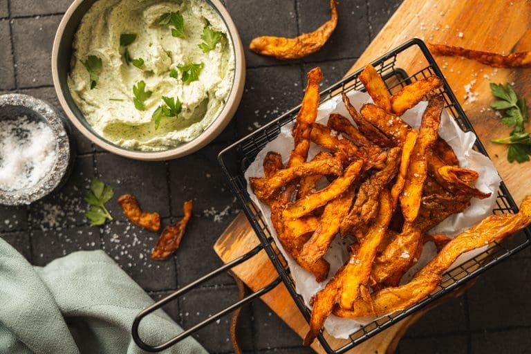 Chips & Dip aus Kartoffelschalen und Möhrengrün | Reste perfekt verwerten!