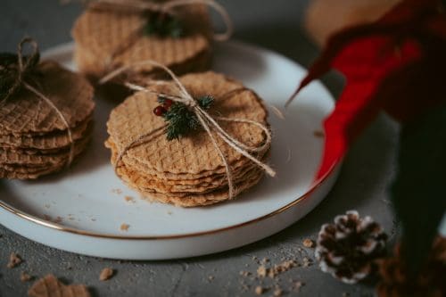 Zimtwaffeln Mama 2 | Weihnachten ist die Zeit der Freude, des Zusammenseins und natürlich des Genusses. Unsere Weihnachtsrezepte sind nicht nur lecker, sondern bringen auch die festliche Stimmung direkt in eure Küche. Ob traditionelle Plätzchen, neue Kreationen oder köstliche Desserts – hier findet ihr alles, was das Herz in der Weihnachtszeit begehrt. Lasst euch von unseren Rezepten inspirieren und entdeckt, wie einfach es ist, den Advent noch süßer zu machen.