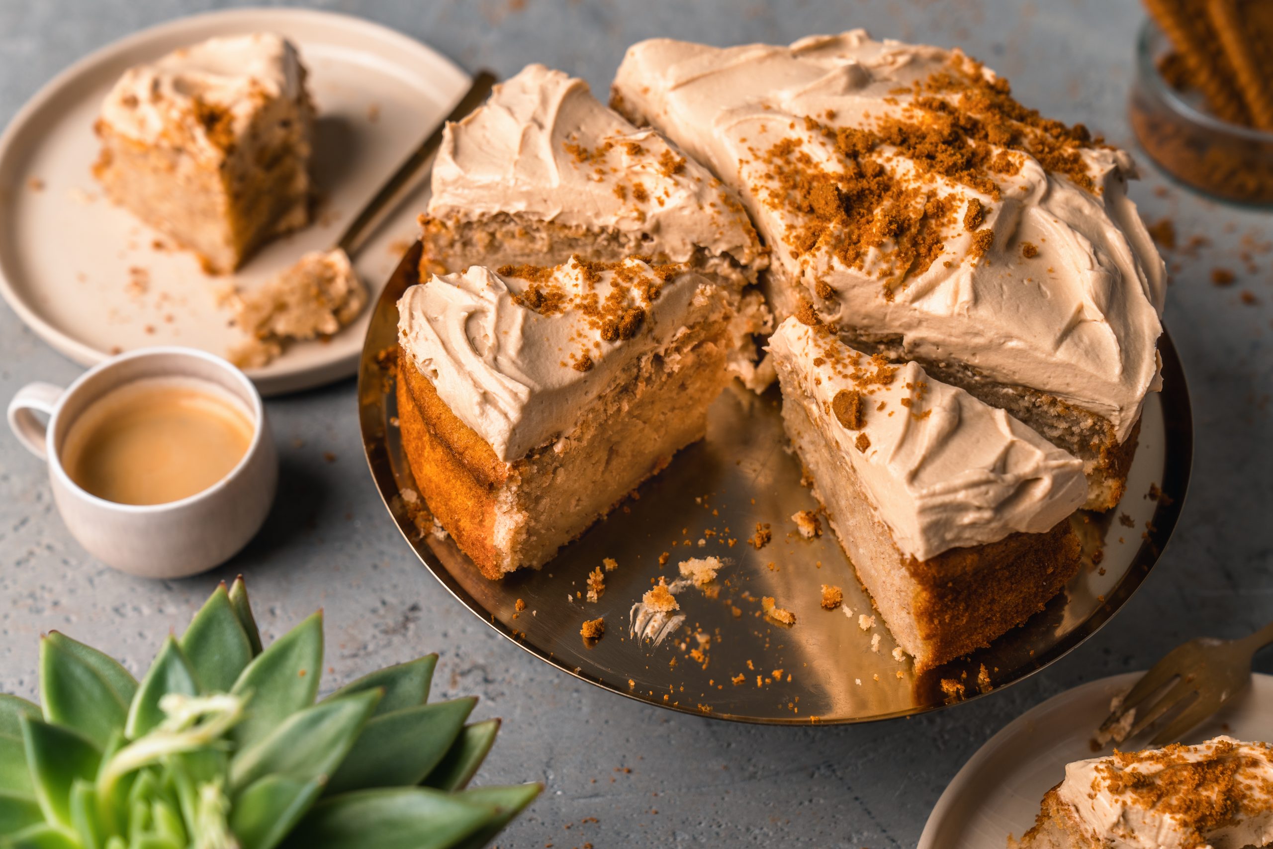 Saftiger Apfelkuchen mit Biscoff-Creme | Die perfekte Kombination zum Wohlfühlen!