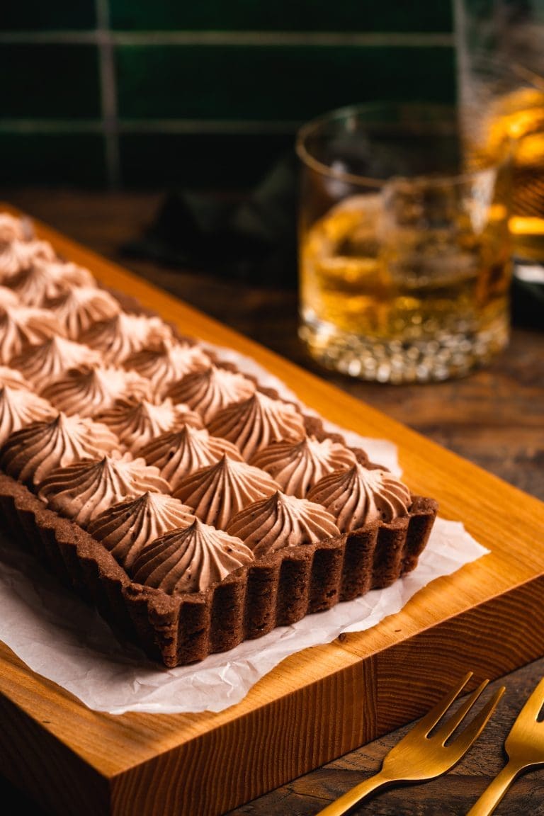Whisky Schoko Tarte 4 | Saftiger Krustenbraten aus gepökelter Schweineschulter mit Orangen-Whisky-Glasur. Im Ofen langsam gegart, außen extra knusprig, innen zart. Perfekt für Weihnachten und den Sonntag.