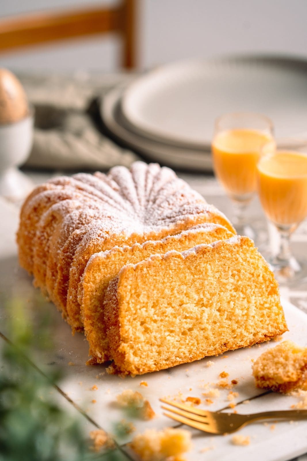 Eierlikör Guglhupf | Auch aus der Kastenform perfekt! 6 Rezept für einen Eierlikör Guglhupf. Unser saftiger Gugl ist perfekt für die Ostertage, aber wir können ihn über das ganze Jahr genießen. Ihr auch?