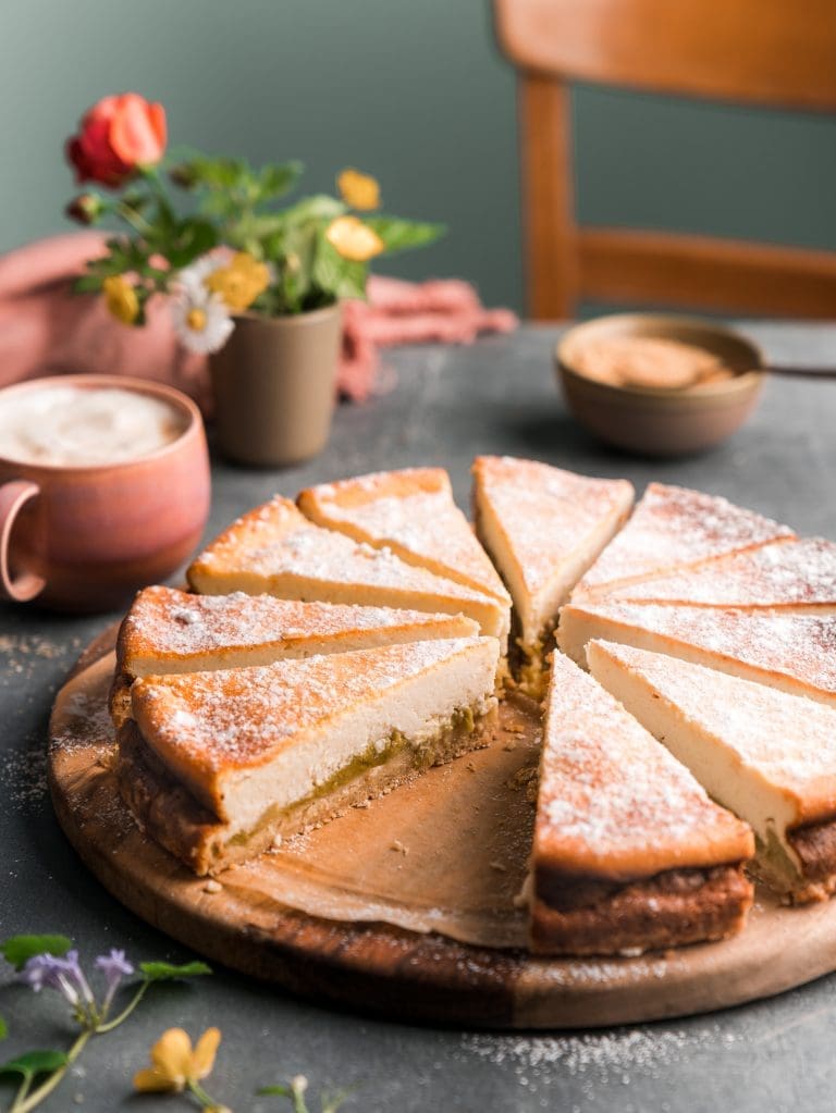 Rhabarber Käsekuchen, karamellisiert und cremig