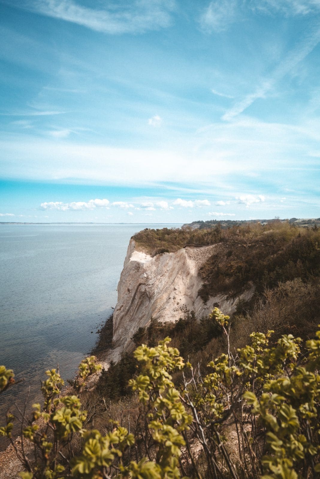 Limfjord 62 | Mit Visit Denmark sind wir wieder in das wunderschöne Dänemark gereist. Dieses Mal ging es aber in die faszinierende Region des Limfjords. Bekannt für seine atemberaubenden Landschaften, köstlichen Meeresfrüchte und seine einzigartige Geschichte, ist der Limfjord der perfekte Ort für Naturliebhaber, Gourmets und Kulturbegeisterte. Folgt uns auf unserer Entdeckungsreise durch die Region und genießt die Schönheit und die Vielfalt des Limfjords.