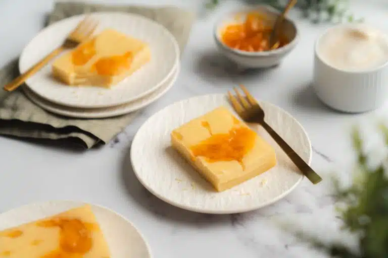 Pfirsich-Maracuja-Käsekuchen | Fruchtig vom Blech!