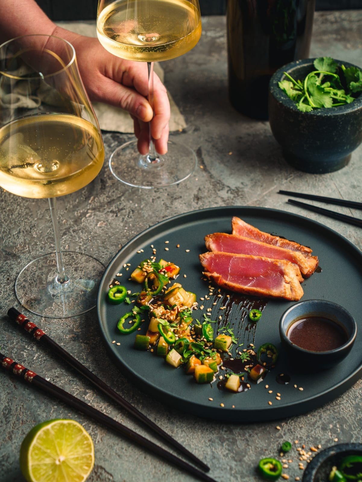 Rezept für Miso-glasiertem Thunfisch. Ob als Vorspeise oder zum Hauptgang. Ein perfektes Match: Asien trifft Portugal.