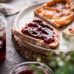 Fruchtaufstriche 12 | Torsten hat das Haltbarmachen von Obst quasi schon mit der Muttermilch aufgesogen. Sowohl seine Oma als auch seine Mama haben ihn schon früh in die Welt der Fruchtaufstriche und Gelees eingeführt.