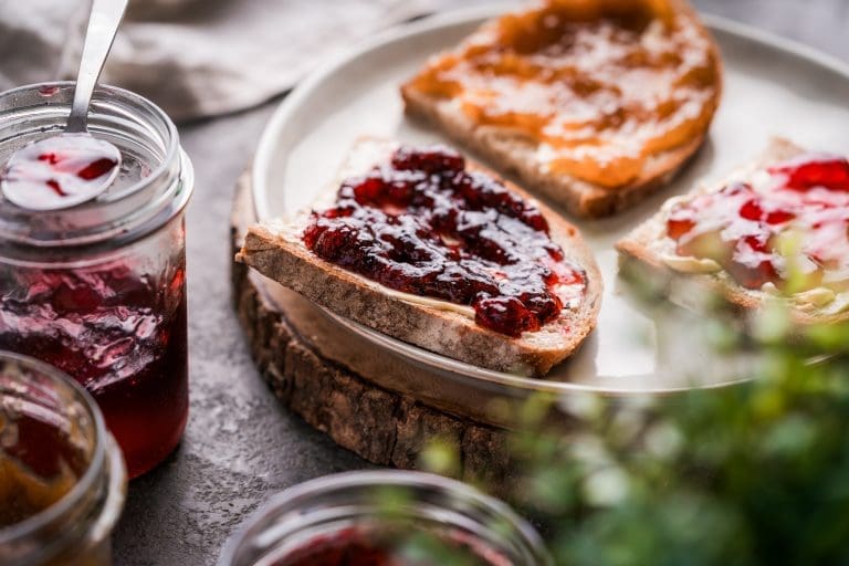 Pflaumen- und Zwetschgenrezepte – 23 Lieblingsrezepte für den Spätsommer 22 Fruchtaufstriche 12 | Erdbeerträume werden wahr: Diese 6 Erdbeerrezepte musst du diesen Sommer probieren!