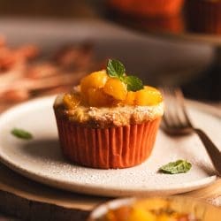 Rezept für schnelle und saftig leckere Apfel-Käsekuchen Muffins. Apfel und eine Frischkäsefüllung im Muffin ist doch einfach das Beste, oder?!