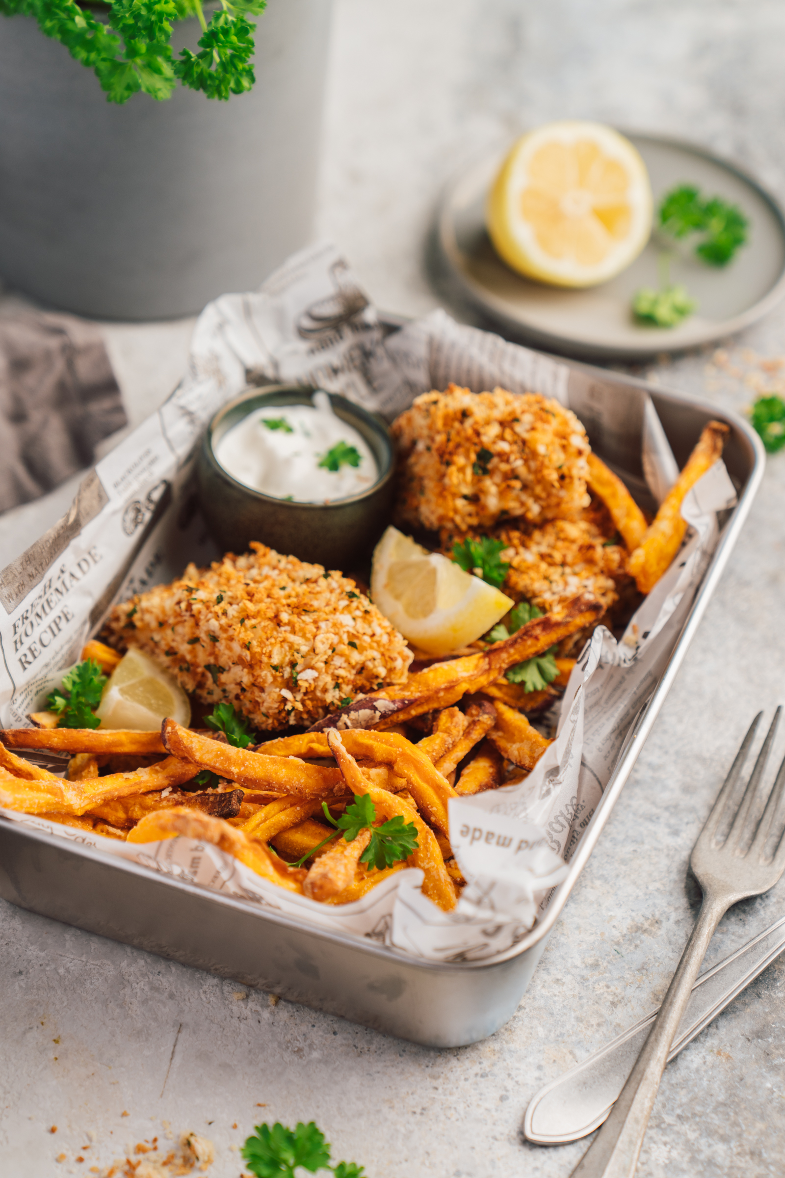 Rezept für Fish and Chips. Mit Süßkartoffelpommes und das ganze in der Dual Easy Fry & Grill zubereitet. Super lecker und einfach gemacht.