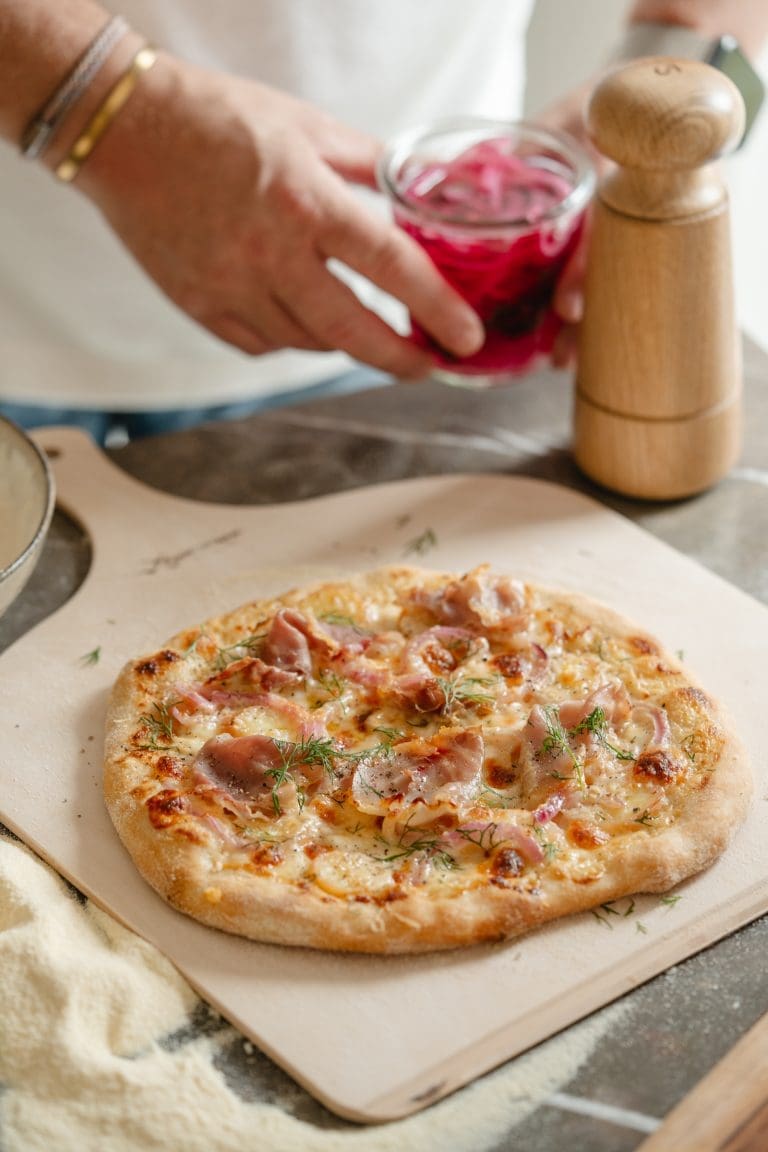 Ferienhaus Dänemark Guide: Regionen, Tipps & persönliche Erfahrungen 14 Kartoffelpizza Daenemark 3 | In diesem Ferienhaus Dänemark Guide teilen wir unsere Erfahrungen mit Ferienhäusern, geben euch Tipps zur Buchung, verraten euch, welche Region am besten zu euch passt. Natürlich gibt’s auch noch was Kulinarisches von uns: ein paar unserer liebsten Rezepte aus dem Ferienhausurlaub.