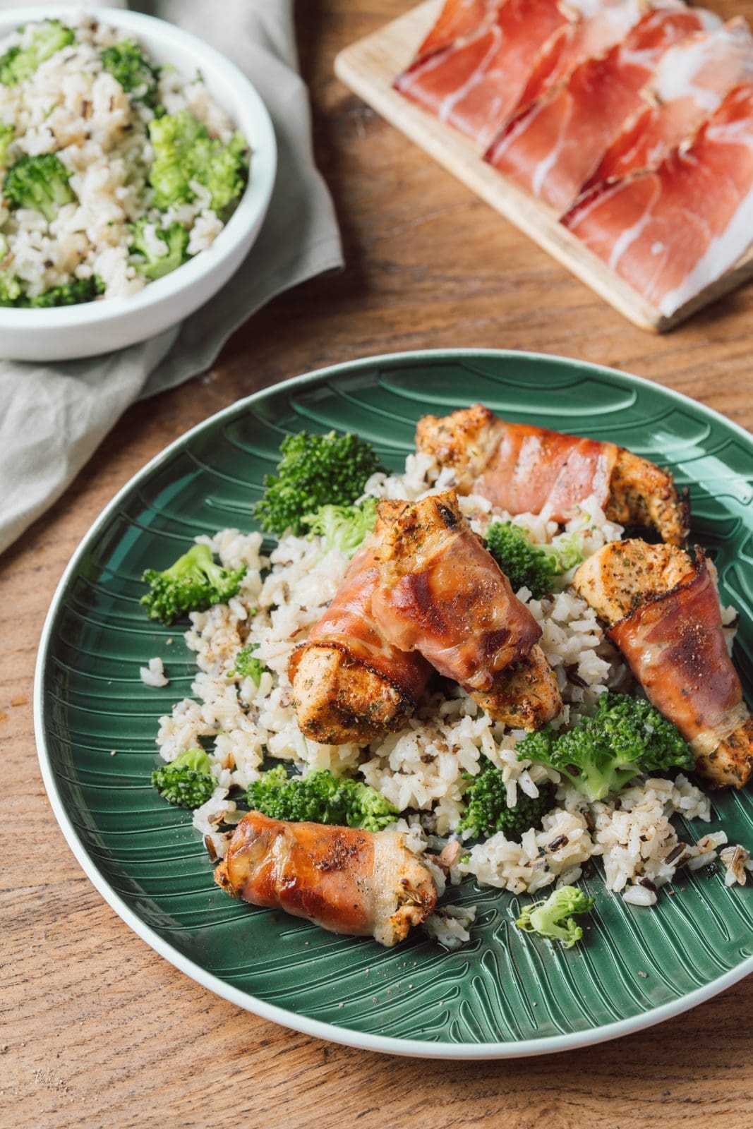 Hähnchen-Bites mit Südtiroler Speck g.g.A. 3 Rezept für mediterrane Hähnchen-Bites mit Broccoli-Reis. Die perfekte und leichte Mahlzeit für die Vorweihnachtszeit. Easy peasy zubereitet.